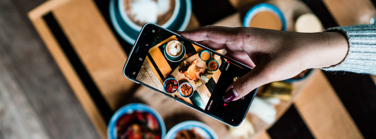 Influencer Marketing for Restaurants: Guide to Collaborating with Social Media Foodies for Free