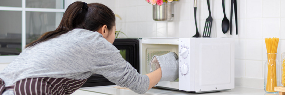 Will Wax Paper Melt In The Microwave? How to Use Waxed Paper Safety