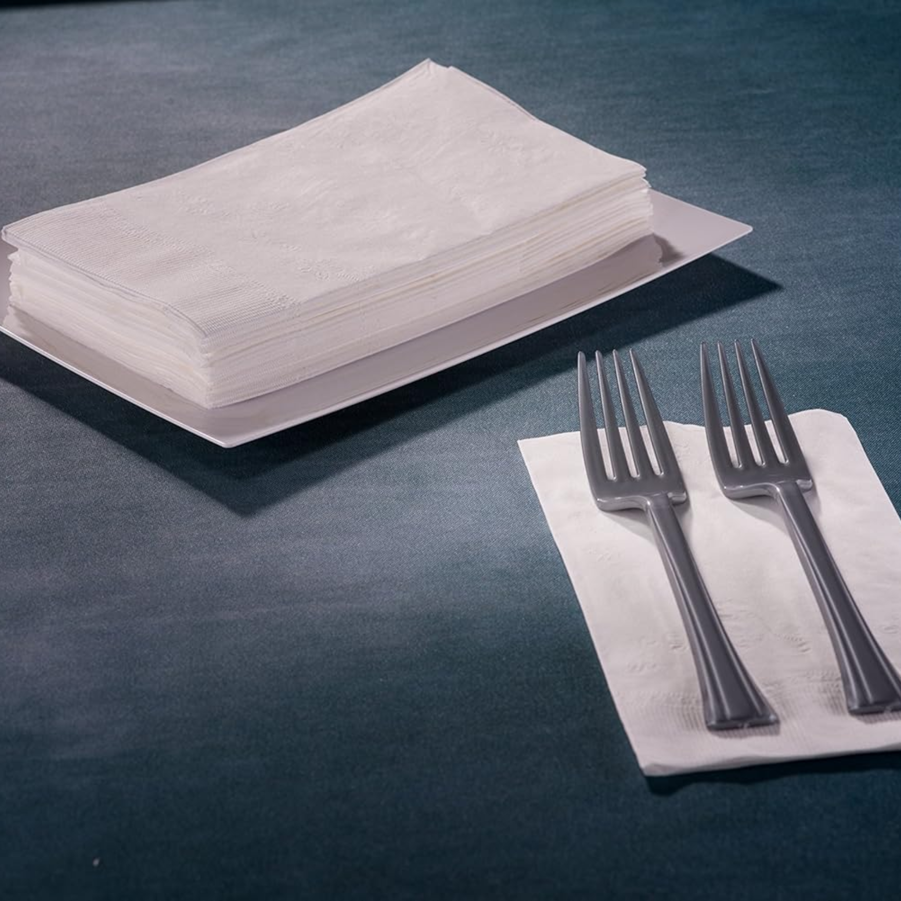 1/8 Fold White Paper Dinner Napkin 2 Ply